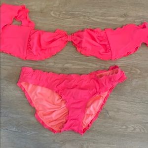 Hot pink bikini never worn but with no tags!
